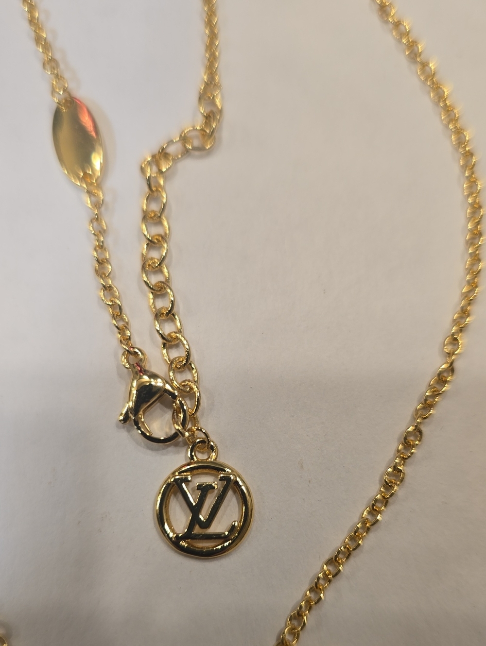 Pink Enamel LV Logo Necklace with Star Charm - Picture 4 of 6